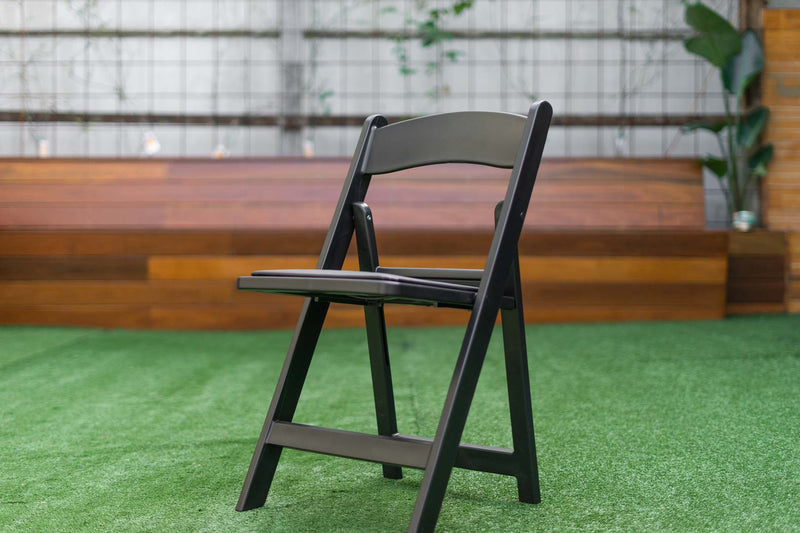 black americana folding chair