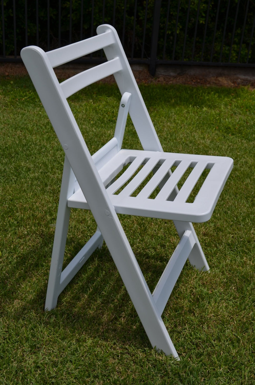 White Americana folding chair for events